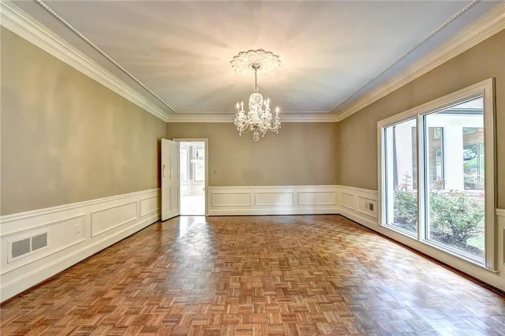 9185 Huntcliff Trace, Sandy Springs, Georgia 30350, 5 Bedrooms Bedrooms, ,5 BathroomsBathrooms,Residential,Sold,9185 Huntcliff Trace,6045366