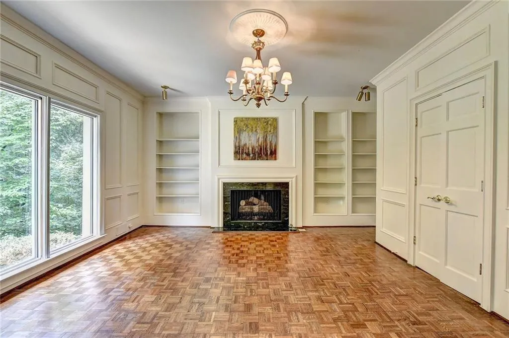 9185 Huntcliff Trace, Sandy Springs, Georgia 30350, 5 Bedrooms Bedrooms, ,5 BathroomsBathrooms,Residential,Sold,9185 Huntcliff Trace,6045366