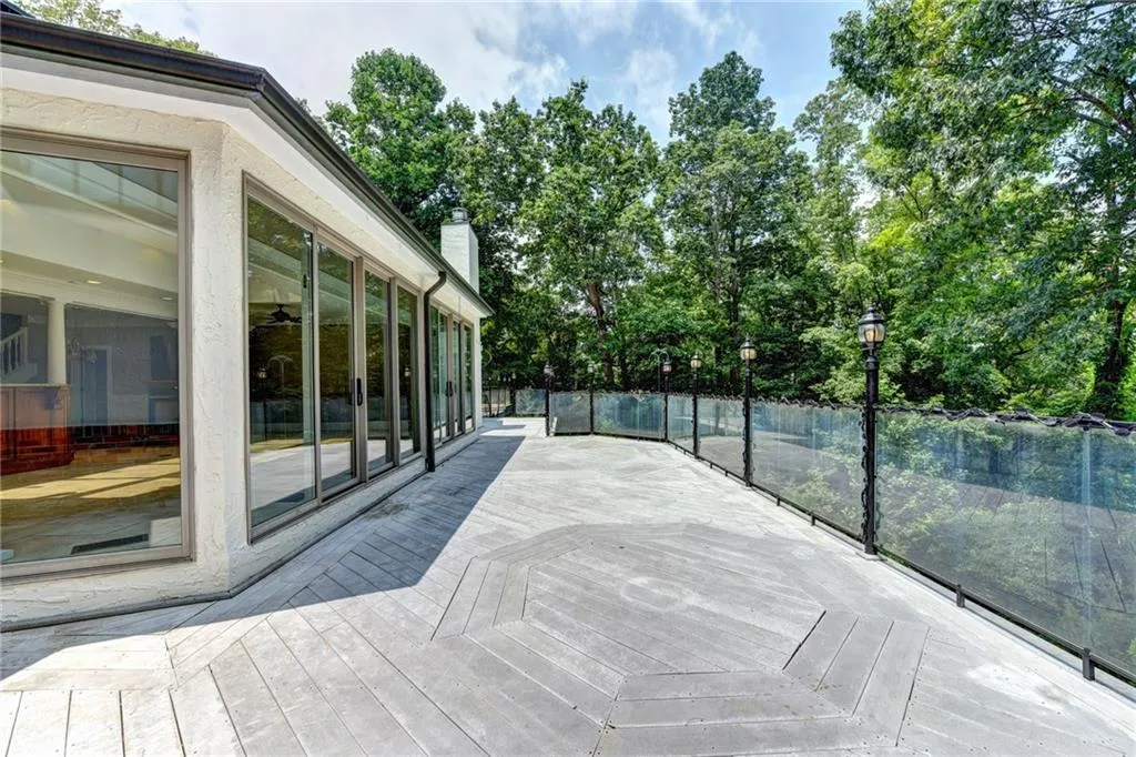 9185 Huntcliff Trace, Sandy Springs, Georgia 30350, 5 Bedrooms Bedrooms, ,5 BathroomsBathrooms,Residential,Sold,9185 Huntcliff Trace,6045366