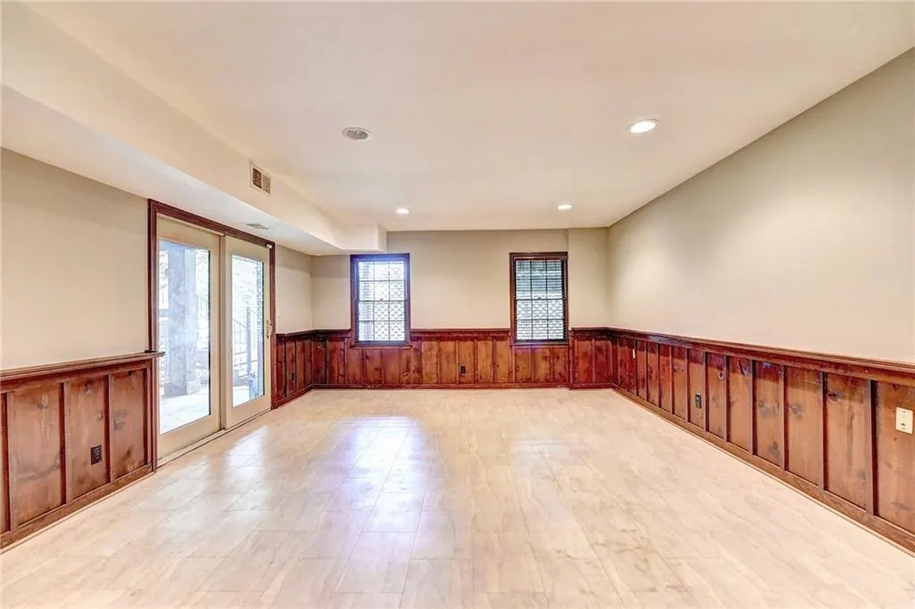 9185 Huntcliff Trace, Sandy Springs, Georgia 30350, 5 Bedrooms Bedrooms, ,5 BathroomsBathrooms,Residential,Sold,9185 Huntcliff Trace,6045366