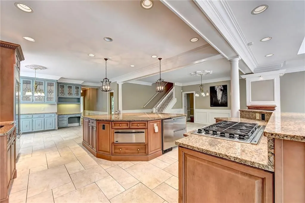 9185 Huntcliff Trace, Sandy Springs, Georgia 30350, 5 Bedrooms Bedrooms, ,5 BathroomsBathrooms,Residential,Sold,9185 Huntcliff Trace,6045366