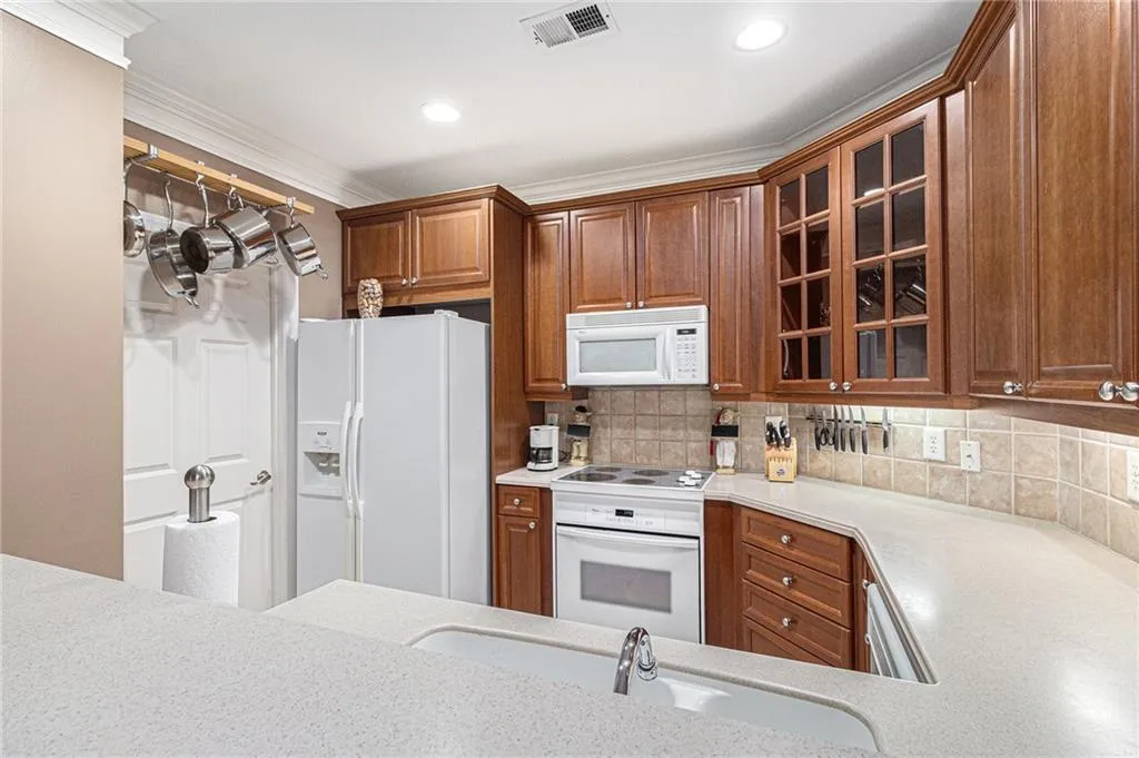4100 Paces Walk Se Unit 1303, Atlanta, Georgia 30339, 2 Bedrooms Bedrooms, ,2 BathroomsBathrooms,Residential,For Sale,4100 Paces Walk Se Unit 1303,7630556