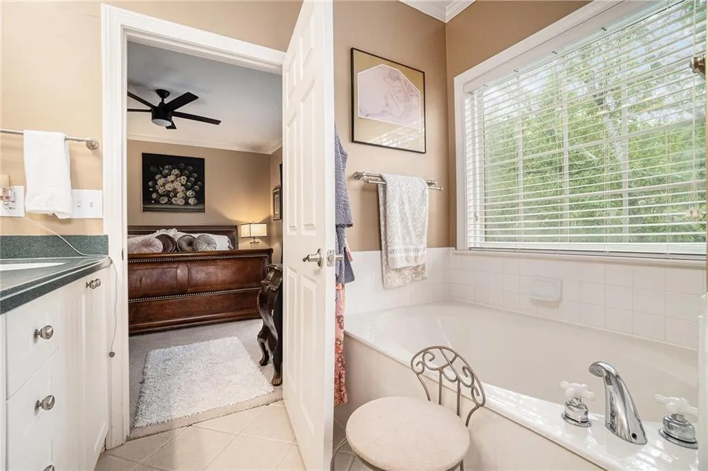 4100 Paces Walk Se Unit 1303, Atlanta, Georgia 30339, 2 Bedrooms Bedrooms, ,2 BathroomsBathrooms,Residential,For Sale,4100 Paces Walk Se Unit 1303,7630556