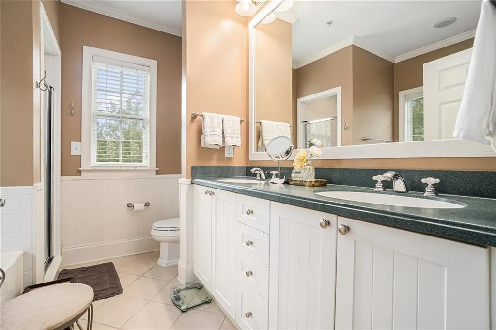 4100 Paces Walk Se Unit 1303, Atlanta, Georgia 30339, 2 Bedrooms Bedrooms, ,2 BathroomsBathrooms,Residential,For Sale,4100 Paces Walk Se Unit 1303,7630556