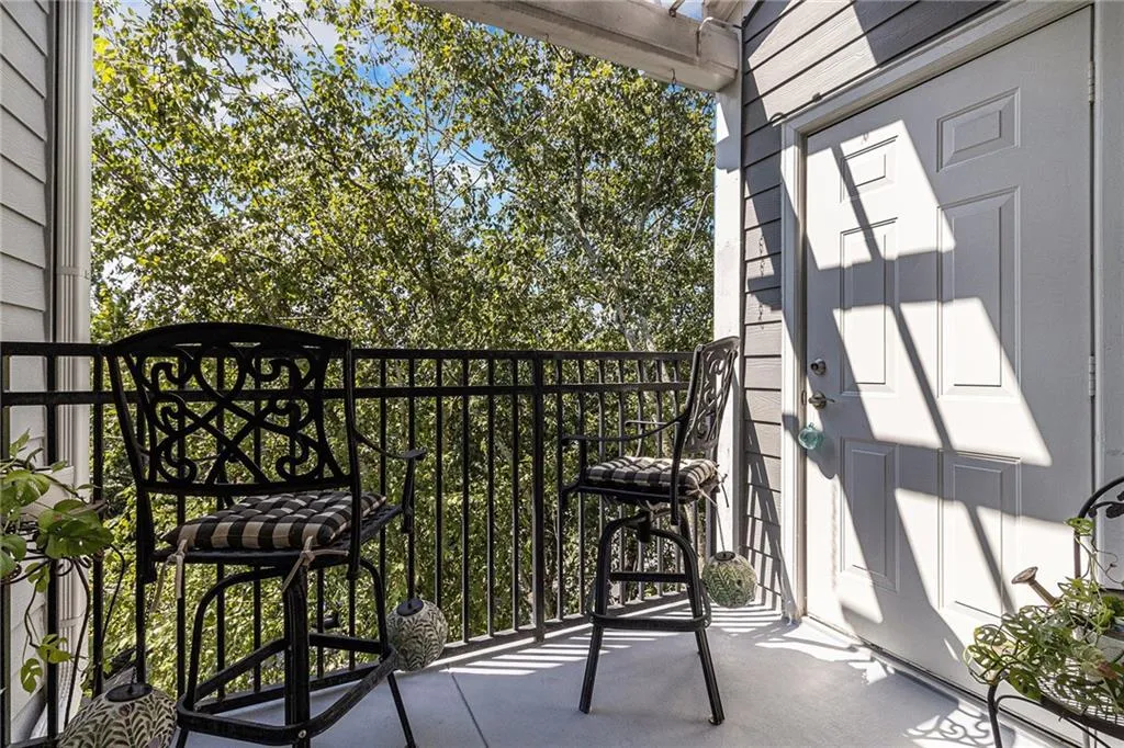 4100 Paces Walk Se Unit 1303, Atlanta, Georgia 30339, 2 Bedrooms Bedrooms, ,2 BathroomsBathrooms,Residential,For Sale,4100 Paces Walk Se Unit 1303,7630556