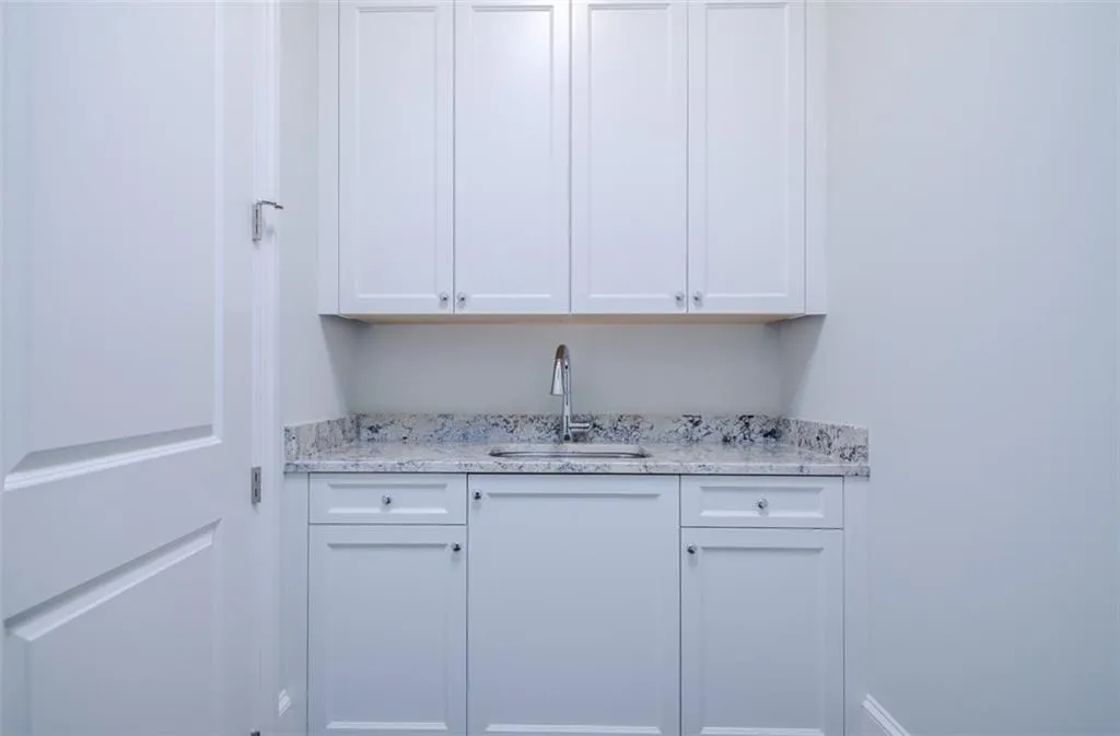5445 Mount Vernon Parkway, Sandy Springs, Georgia 30327, 4 Bedrooms Bedrooms, ,4 BathroomsBathrooms,Residential,Sold,5445 Mount Vernon Parkway,5881815