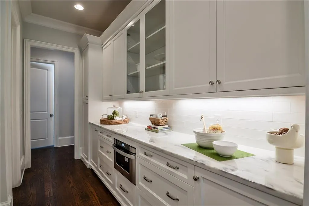 5445 Mount Vernon Parkway, Sandy Springs, Georgia 30327, 4 Bedrooms Bedrooms, ,4 BathroomsBathrooms,Residential,Sold,5445 Mount Vernon Parkway,5881815