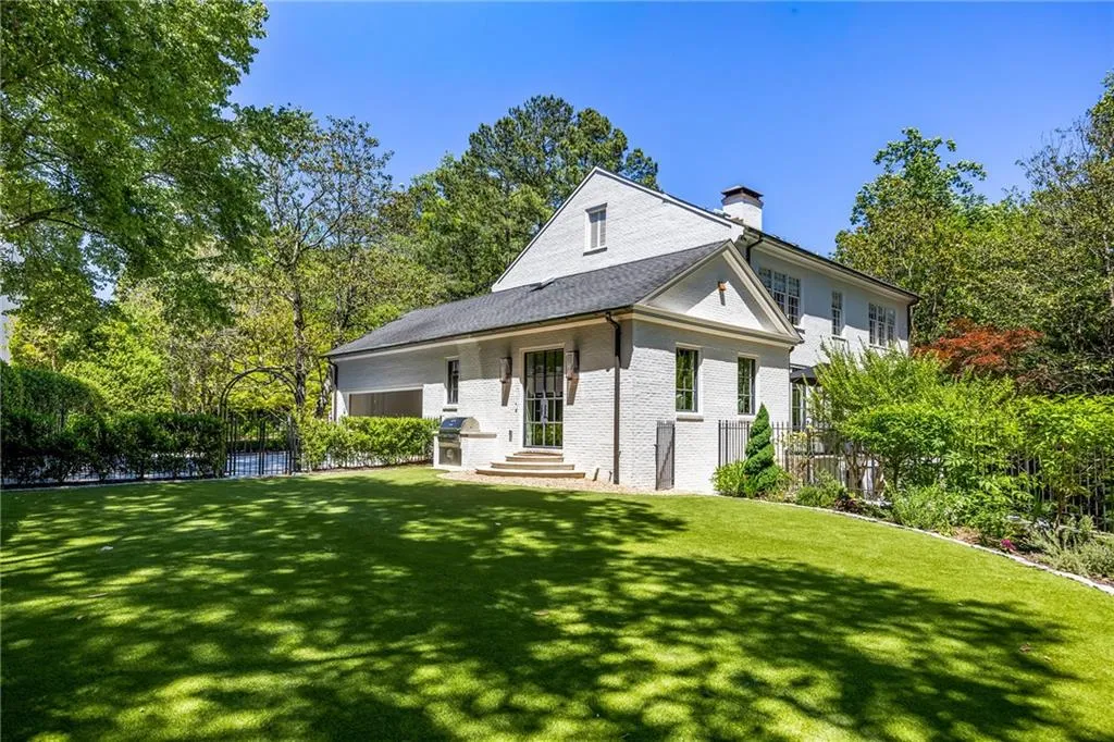 3216 Glen Arden Drive Nw, Atlanta, Georgia 30305, 6 Bedrooms Bedrooms, 0 ,5 BathroomsBathrooms,Residential,For Sale,3216 Glen Arden Drive Nw,7770586