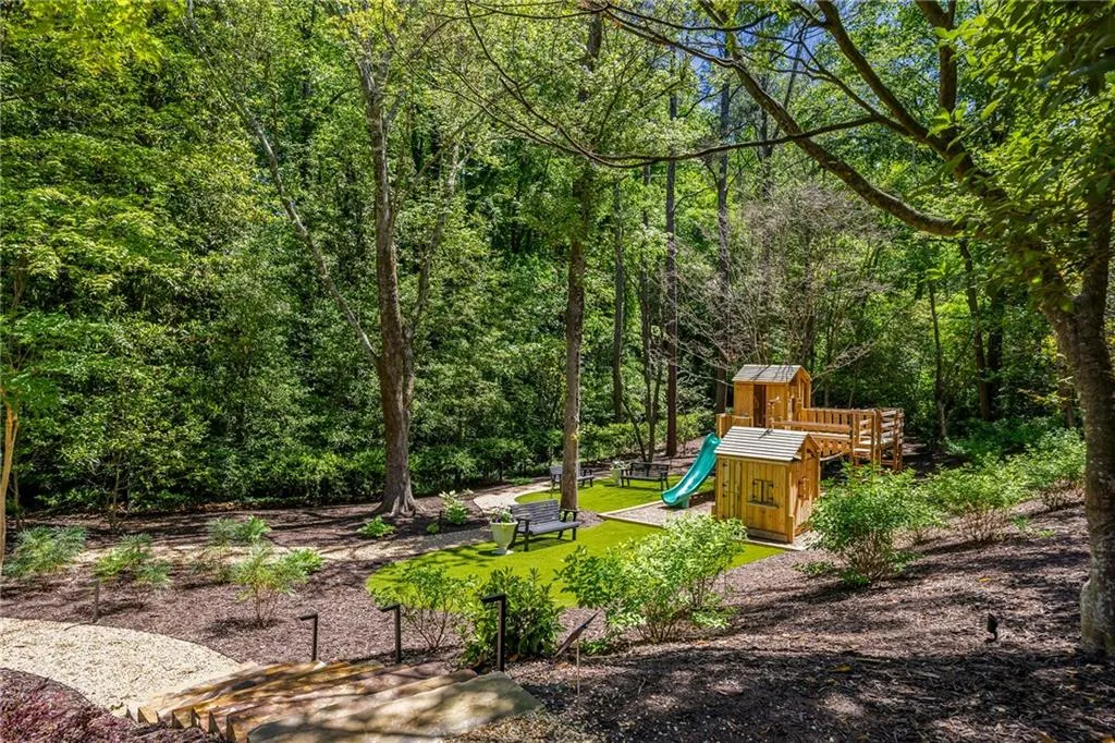3216 Glen Arden Drive Nw, Atlanta, Georgia 30305, 6 Bedrooms Bedrooms, 0 ,5 BathroomsBathrooms,Residential,For Sale,3216 Glen Arden Drive Nw,7770586