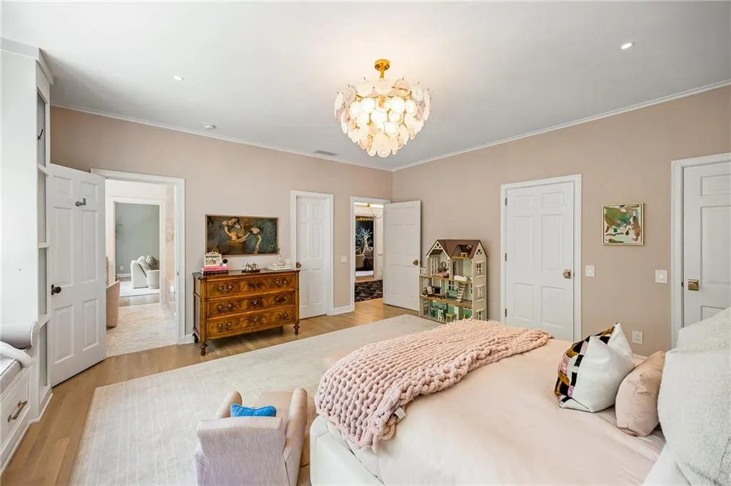 3216 Glen Arden Drive Nw, Atlanta, Georgia 30305, 6 Bedrooms Bedrooms, 0 ,5 BathroomsBathrooms,Residential,For Sale,3216 Glen Arden Drive Nw,7770586
