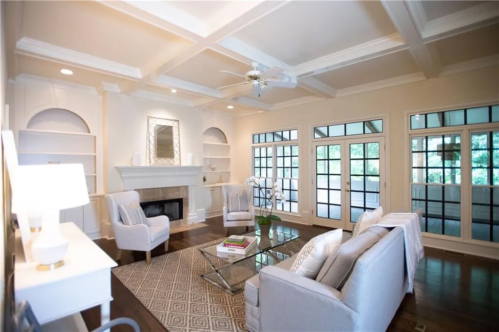 4555 Peachtree Dunwoody Road, Sandy Springs, Georgia 30342, 4 Bedrooms Bedrooms, ,4 BathroomsBathrooms,Residential,Sold,4555 Peachtree Dunwoody Road,6860913