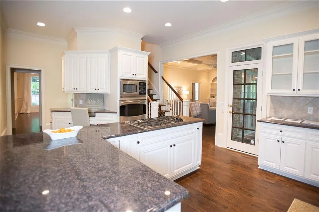 4555 Peachtree Dunwoody Road, Sandy Springs, Georgia 30342, 4 Bedrooms Bedrooms, ,4 BathroomsBathrooms,Residential,Sold,4555 Peachtree Dunwoody Road,6860913