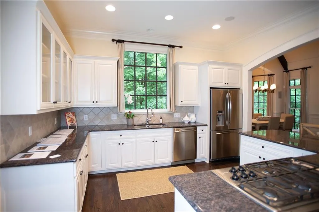4555 Peachtree Dunwoody Road, Sandy Springs, Georgia 30342, 4 Bedrooms Bedrooms, ,4 BathroomsBathrooms,Residential,Sold,4555 Peachtree Dunwoody Road,6860913