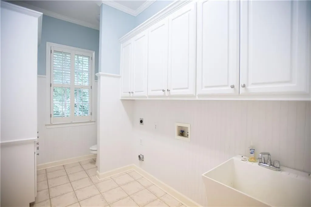 4555 Peachtree Dunwoody Road, Sandy Springs, Georgia 30342, 4 Bedrooms Bedrooms, ,4 BathroomsBathrooms,Residential,Sold,4555 Peachtree Dunwoody Road,6860913
