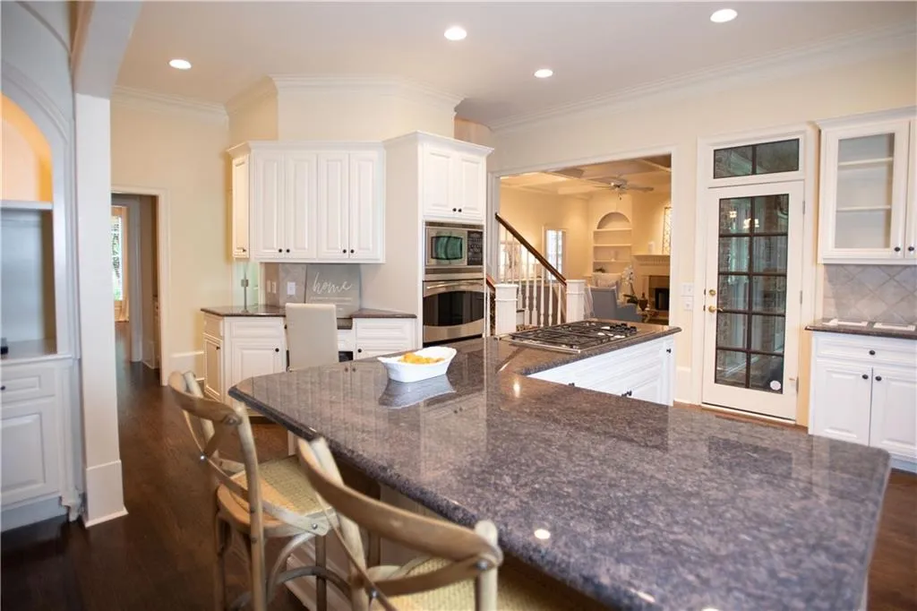 4555 Peachtree Dunwoody Road, Sandy Springs, Georgia 30342, 4 Bedrooms Bedrooms, ,4 BathroomsBathrooms,Residential,Sold,4555 Peachtree Dunwoody Road,6860913
