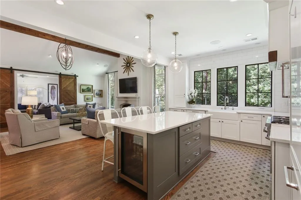 510 Old Creek Road, Sandy Springs, Georgia 30342, 4 Bedrooms Bedrooms, ,4 BathroomsBathrooms,Residential,Sold,510 Old Creek Road,6948659 510 Old Creek Road, Sandy Springs, Georgia 30342, 4 Bedrooms Bedrooms, ,4 BathroomsBathrooms,Residential,Sold,510 Old Creek Road,6948659