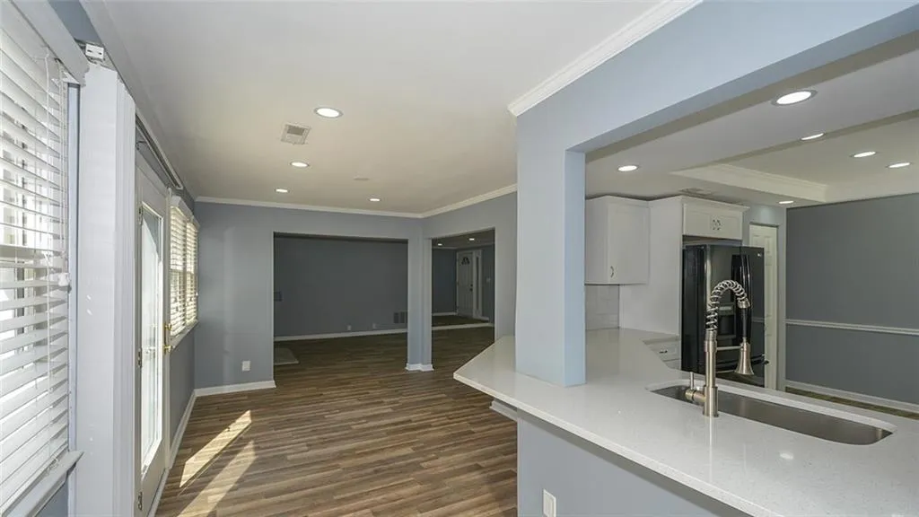 82 Dunwoody Springs Drive Unit C, Atlanta, Georgia 30328, 3 Bedrooms Bedrooms, ,2 BathroomsBathrooms,Residential,Sold,82 Dunwoody Springs Drive Unit C,5917301