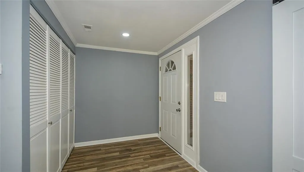 82 Dunwoody Springs Drive Unit C, Atlanta, Georgia 30328, 3 Bedrooms Bedrooms, ,2 BathroomsBathrooms,Residential,Sold,82 Dunwoody Springs Drive Unit C,5917301