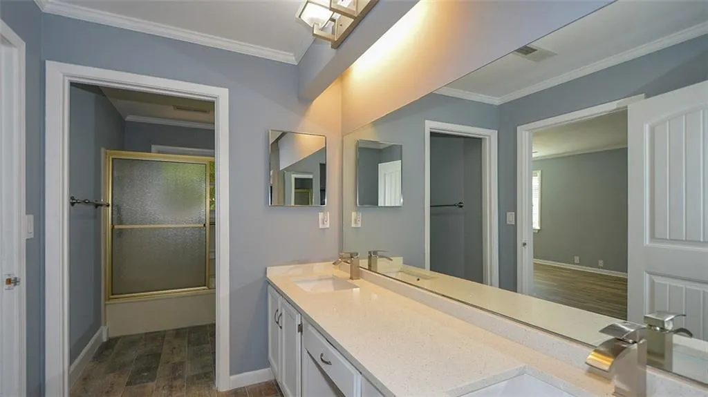 82 Dunwoody Springs Drive Unit C, Atlanta, Georgia 30328, 3 Bedrooms Bedrooms, ,2 BathroomsBathrooms,Residential,Sold,82 Dunwoody Springs Drive Unit C,5917301