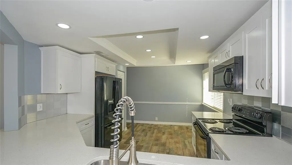 82 Dunwoody Springs Drive Unit C, Atlanta, Georgia 30328, 3 Bedrooms Bedrooms, ,2 BathroomsBathrooms,Residential,Sold,82 Dunwoody Springs Drive Unit C,5917301