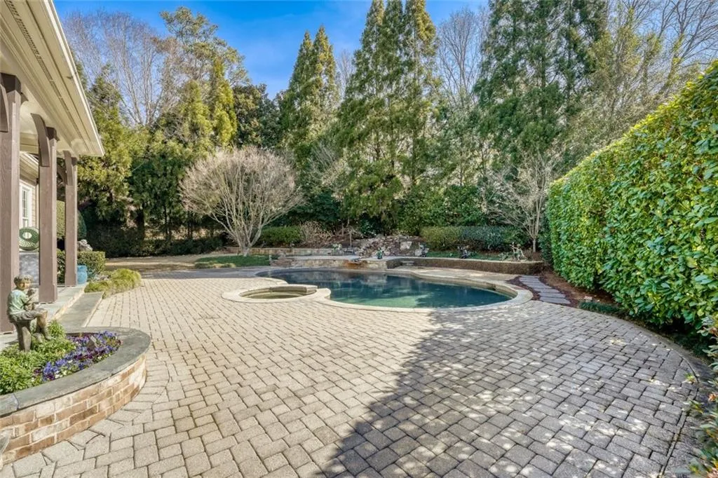 185 Trimble Crest Drive, Atlanta, Georgia 30342, 4 Bedrooms Bedrooms, ,5 BathroomsBathrooms,Residential,For Sale,185 Trimble Crest Drive,7723384