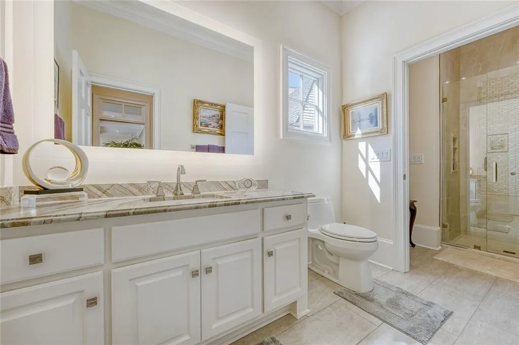 Main level full bath.