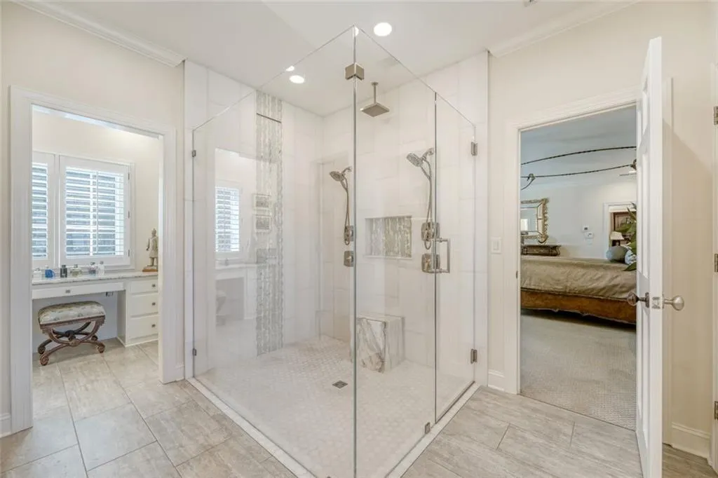 Primary shower