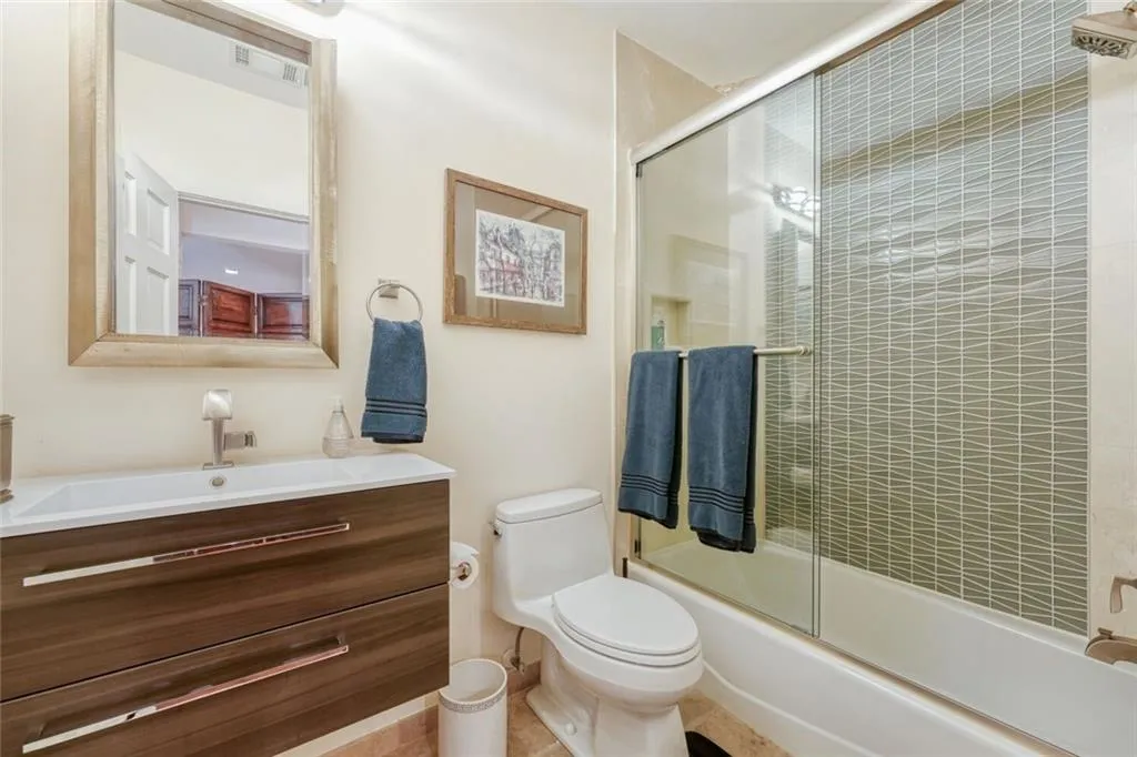 Full bath on terrace level.