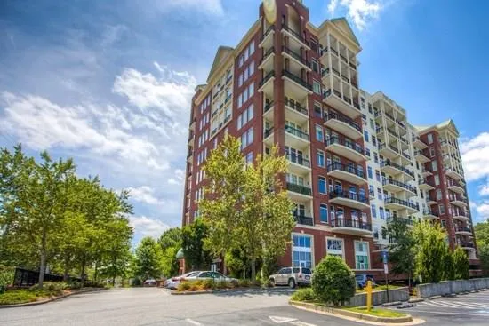 3820 Roswell Road Ne Unit 402, Atlanta, Georgia 30342, 2 Bedrooms Bedrooms, ,2 BathroomsBathrooms,Residential,Sold,3820 Roswell Road Ne Unit 402,5940120