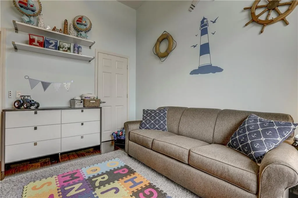 3820 Roswell Road Ne Unit 402, Atlanta, Georgia 30342, 2 Bedrooms Bedrooms, ,2 BathroomsBathrooms,Residential,Sold,3820 Roswell Road Ne Unit 402,5940120