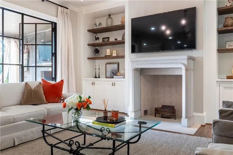 Remarkable Francois Fireplace - never been used. Remarkable Francois Fireplace - never been used.