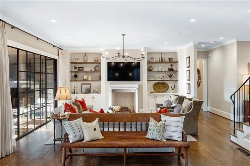 Family Room open to Kitchen and flows beautifully to lanai Family Room open to Kitchen and flows beautifully to lanai