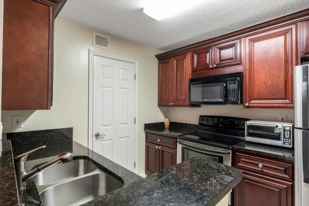 1307 Santa Fe Parkway, Sandy Springs, Georgia 30350, 1 Bedroom Bedrooms, ,1 BathroomBathrooms,Residential,Sold,1307 Santa Fe Parkway,6686201