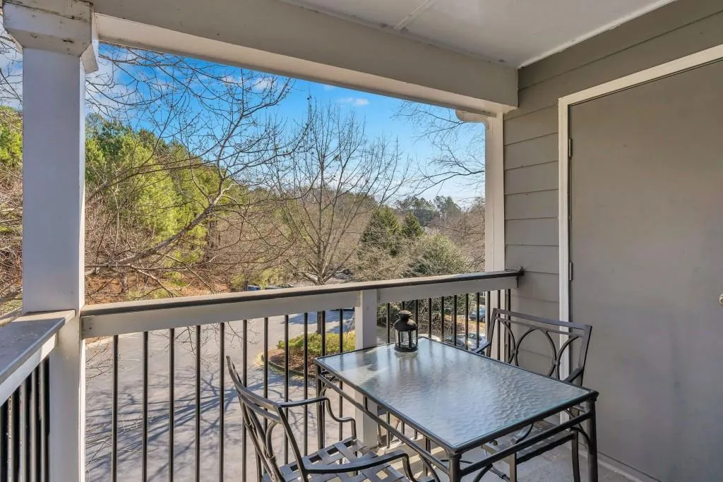 1307 Santa Fe Parkway, Sandy Springs, Georgia 30350, 1 Bedroom Bedrooms, ,1 BathroomBathrooms,Residential,Sold,1307 Santa Fe Parkway,6686201