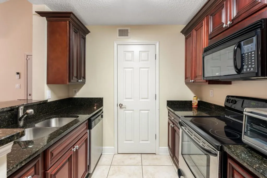 1307 Santa Fe Parkway, Sandy Springs, Georgia 30350, 1 Bedroom Bedrooms, ,1 BathroomBathrooms,Residential,Sold,1307 Santa Fe Parkway,6686201