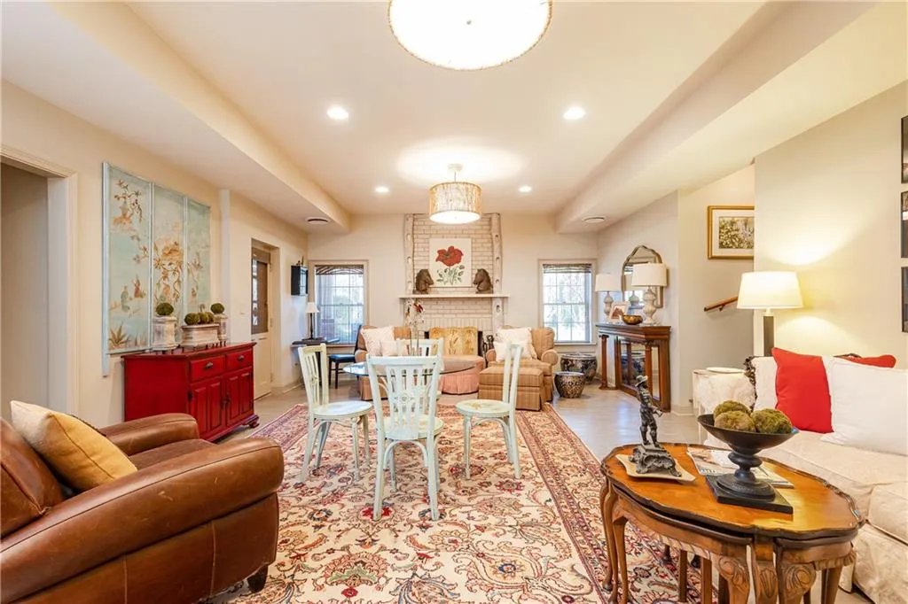 5550 Cross Gate Court, Sandy Springs, Georgia 30327, 5 Bedrooms Bedrooms, ,4 BathroomsBathrooms,Residential,Sold,5550 Cross Gate Court,7017189