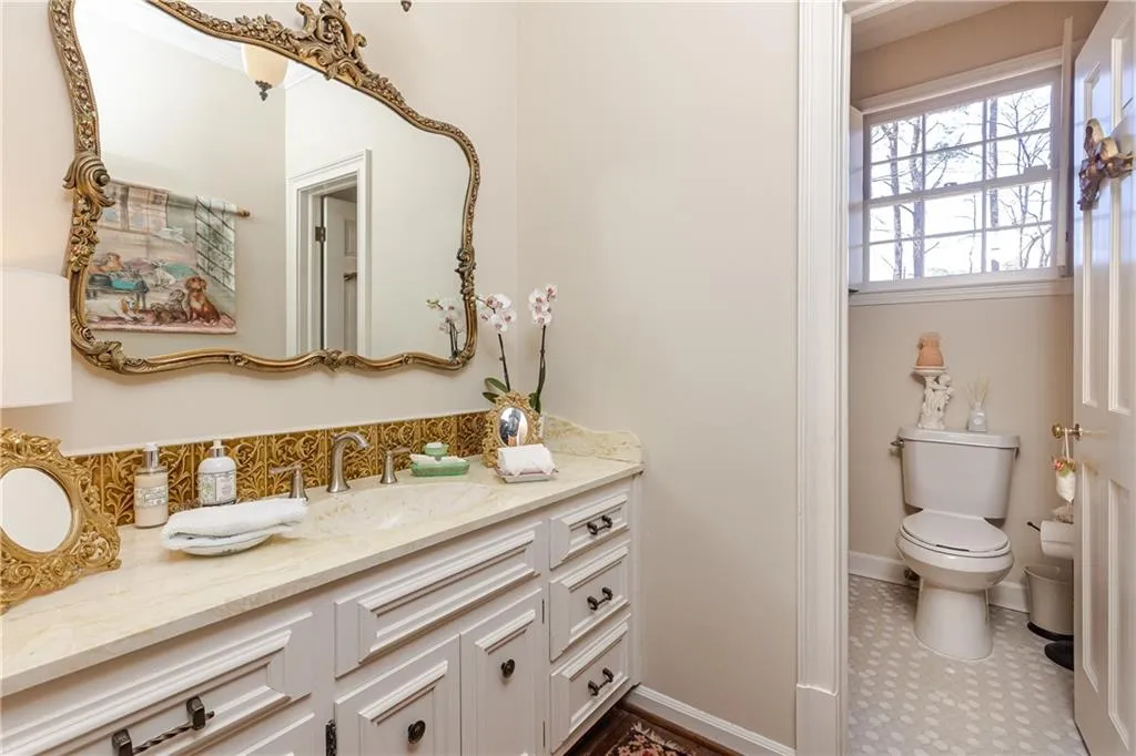 5550 Cross Gate Court, Sandy Springs, Georgia 30327, 5 Bedrooms Bedrooms, ,4 BathroomsBathrooms,Residential,Sold,5550 Cross Gate Court,7017189