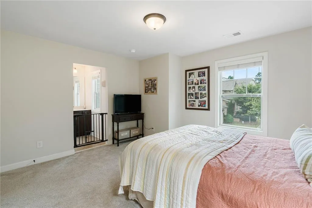 7805 Highland Bluff, Sandy Springs, Georgia 30328, 4 Bedrooms Bedrooms, ,2 BathroomsBathrooms,Residential,Sold,7805 Highland Bluff,6917151