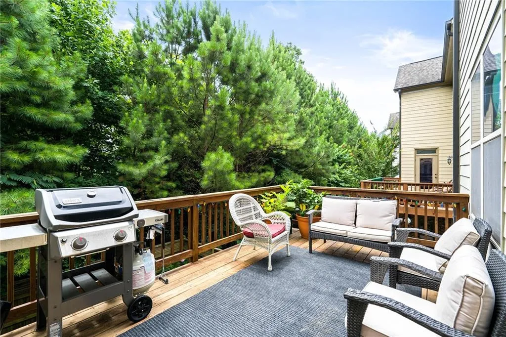 7805 Highland Bluff, Sandy Springs, Georgia 30328, 4 Bedrooms Bedrooms, ,2 BathroomsBathrooms,Residential,Sold,7805 Highland Bluff,6917151