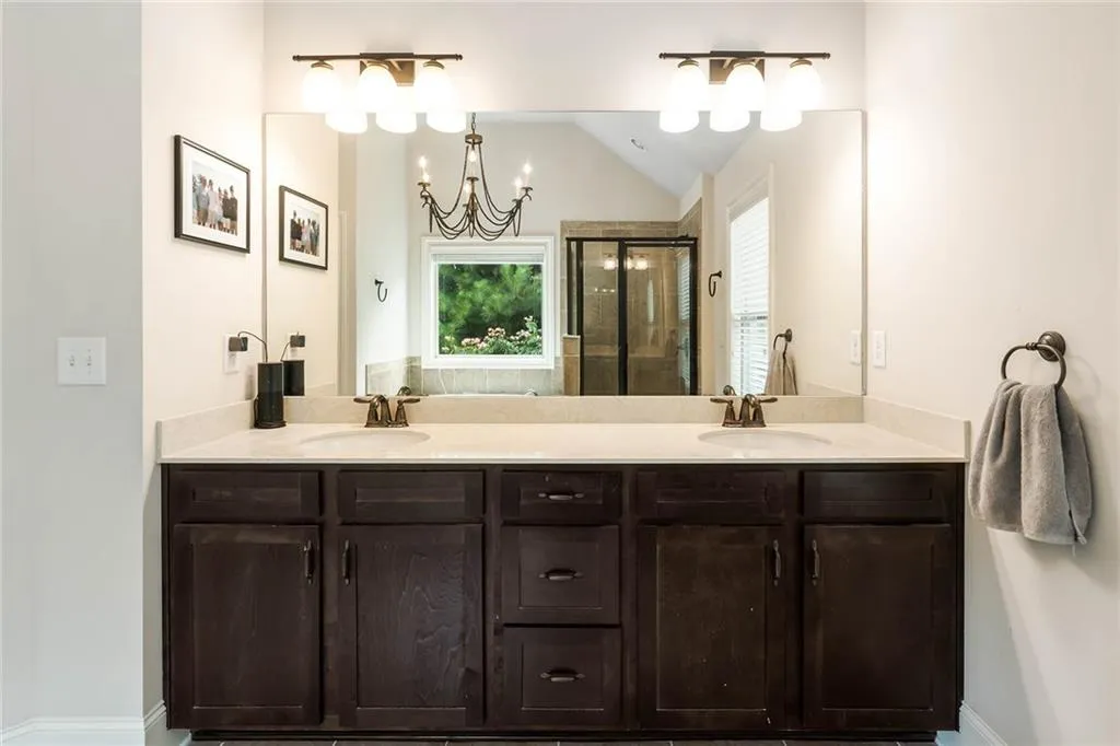 7805 Highland Bluff, Sandy Springs, Georgia 30328, 4 Bedrooms Bedrooms, ,2 BathroomsBathrooms,Residential,Sold,7805 Highland Bluff,6917151