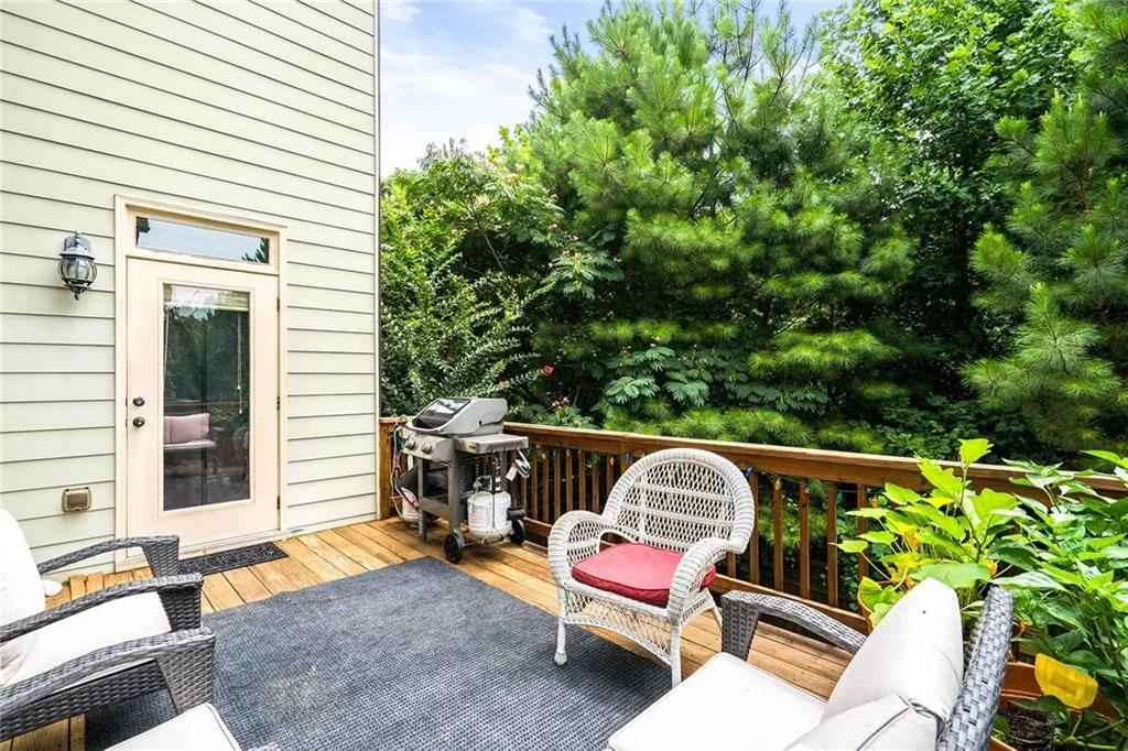 7805 Highland Bluff, Sandy Springs, Georgia 30328, 4 Bedrooms Bedrooms, ,2 BathroomsBathrooms,Residential,Sold,7805 Highland Bluff,6917151