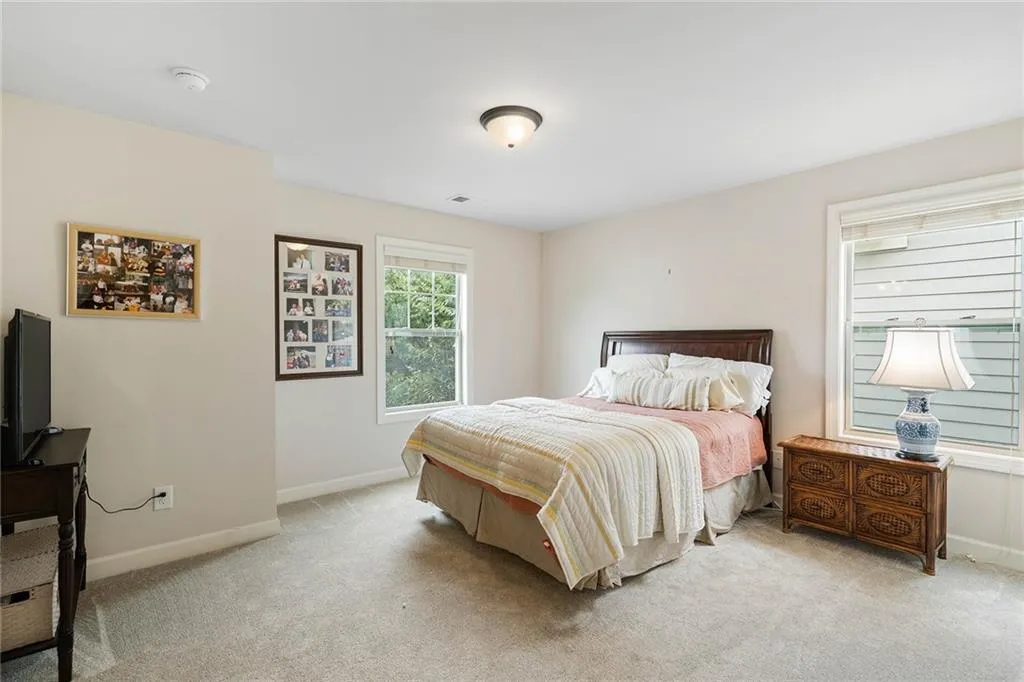 7805 Highland Bluff, Sandy Springs, Georgia 30328, 4 Bedrooms Bedrooms, ,2 BathroomsBathrooms,Residential,Sold,7805 Highland Bluff,6917151