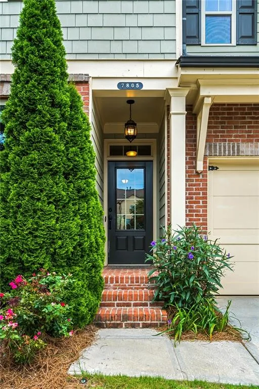 7805 Highland Bluff, Sandy Springs, Georgia 30328, 4 Bedrooms Bedrooms, ,2 BathroomsBathrooms,Residential,Sold,7805 Highland Bluff,6917151