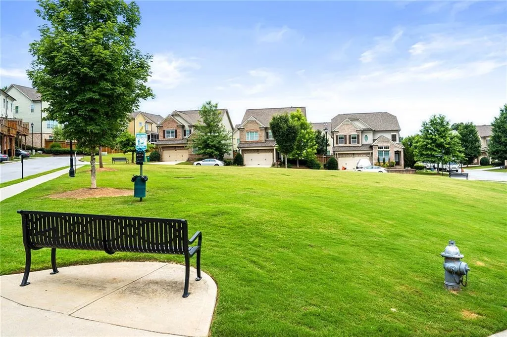 7805 Highland Bluff, Sandy Springs, Georgia 30328, 4 Bedrooms Bedrooms, ,2 BathroomsBathrooms,Residential,Sold,7805 Highland Bluff,6917151