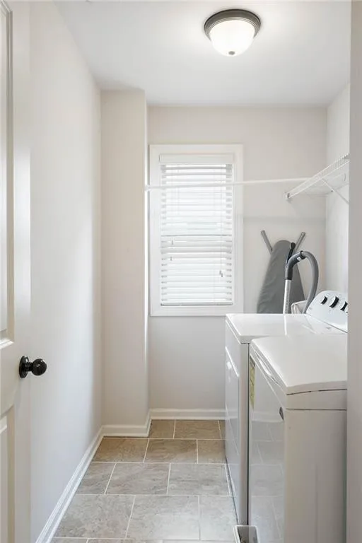 7805 Highland Bluff, Sandy Springs, Georgia 30328, 4 Bedrooms Bedrooms, ,2 BathroomsBathrooms,Residential,Sold,7805 Highland Bluff,6917151