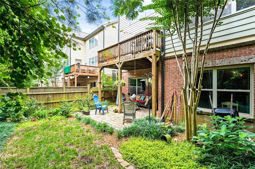 7805 Highland Bluff, Sandy Springs, Georgia 30328, 4 Bedrooms Bedrooms, ,2 BathroomsBathrooms,Residential,Sold,7805 Highland Bluff,6917151