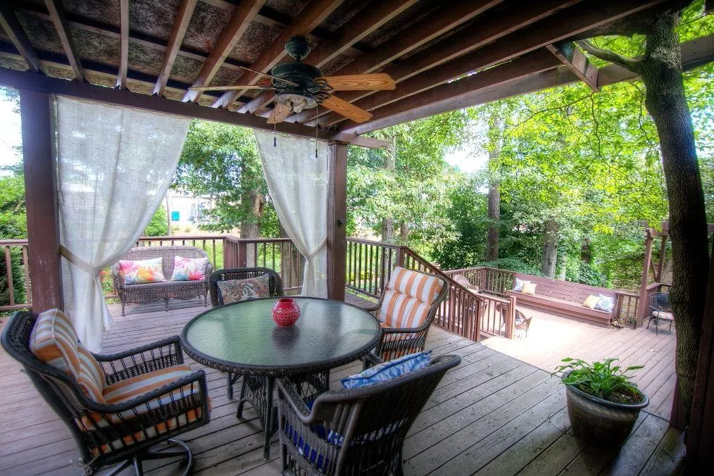 6608 Cherry Tree Lane, Sandy Springs, Georgia 30328, 4 Bedrooms Bedrooms, ,3 BathroomsBathrooms,Residential,Sold,6608 Cherry Tree Lane,5958573