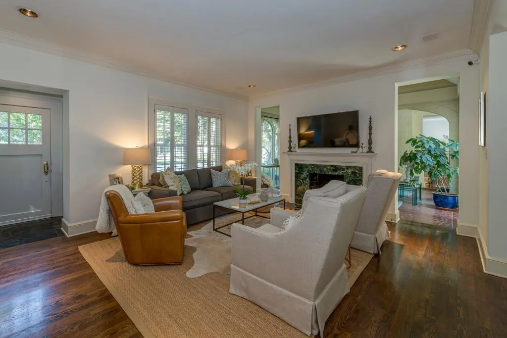 8 Arc Way, Atlanta, Georgia 30305, 3 Bedrooms Bedrooms, ,2 BathroomsBathrooms,Residential,Sold,8 Arc Way,6058413