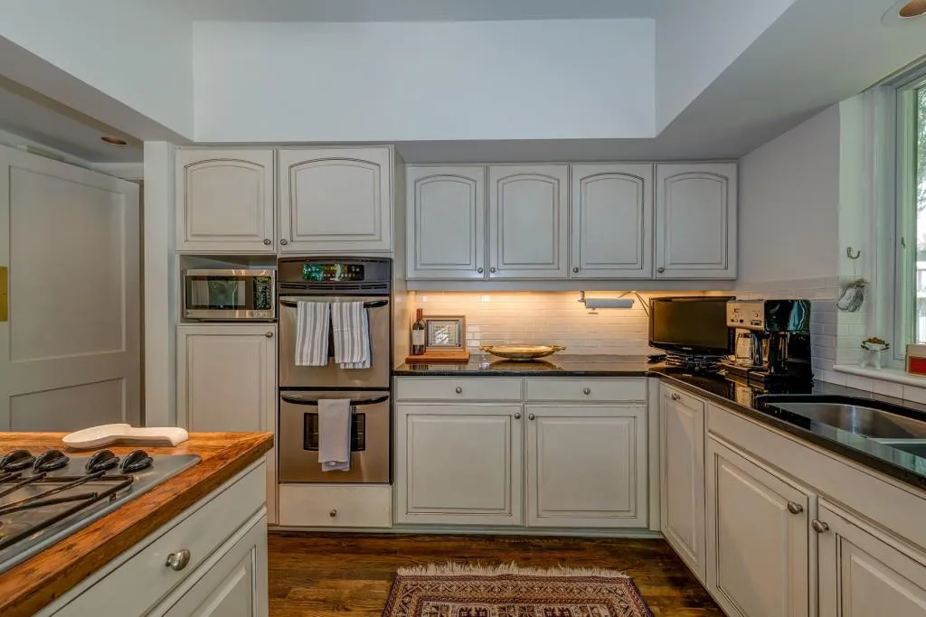 8 Arc Way, Atlanta, Georgia 30305, 3 Bedrooms Bedrooms, ,2 BathroomsBathrooms,Residential,Sold,8 Arc Way,6058413