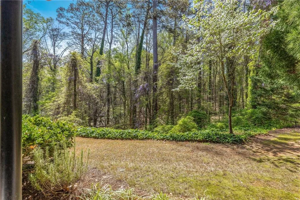 2827 Overlook Trace Ne, Atlanta, Georgia 30324, 4 Bedrooms Bedrooms, ,2 BathroomsBathrooms,Residential,For Sale,2827 Overlook Trace Ne,7561730
